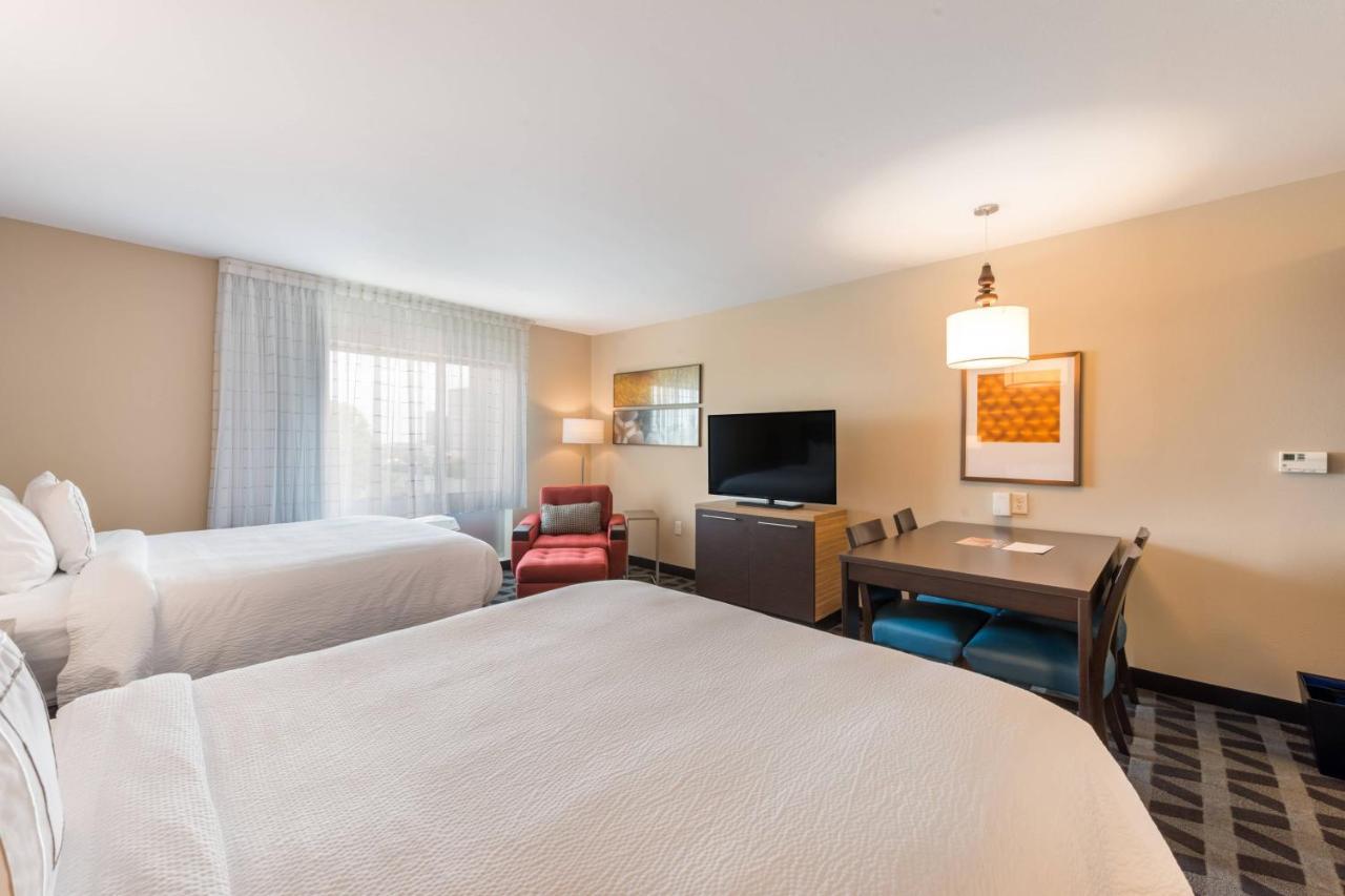 Towneplace Suites By Marriott Greensboro Coliseum Area Exteriör bild