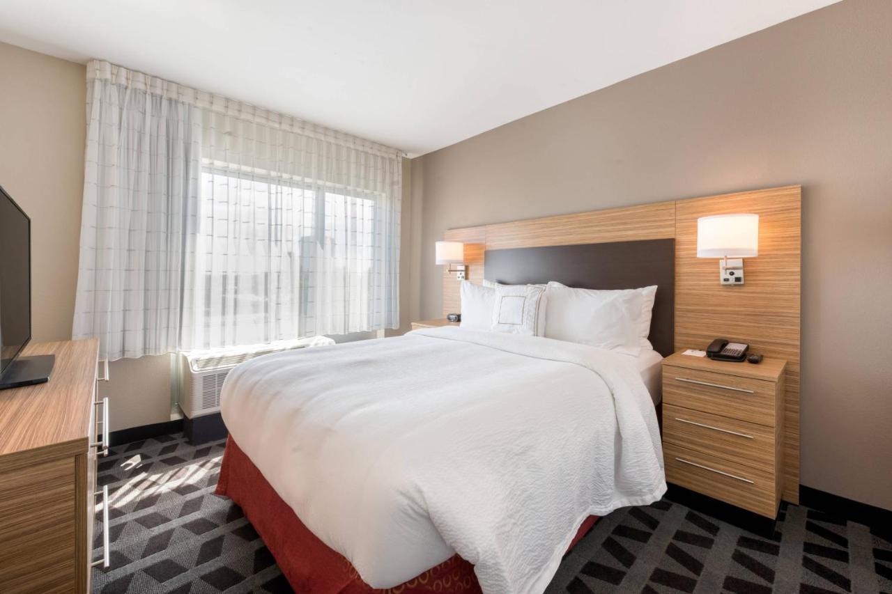 Towneplace Suites By Marriott Greensboro Coliseum Area Exteriör bild