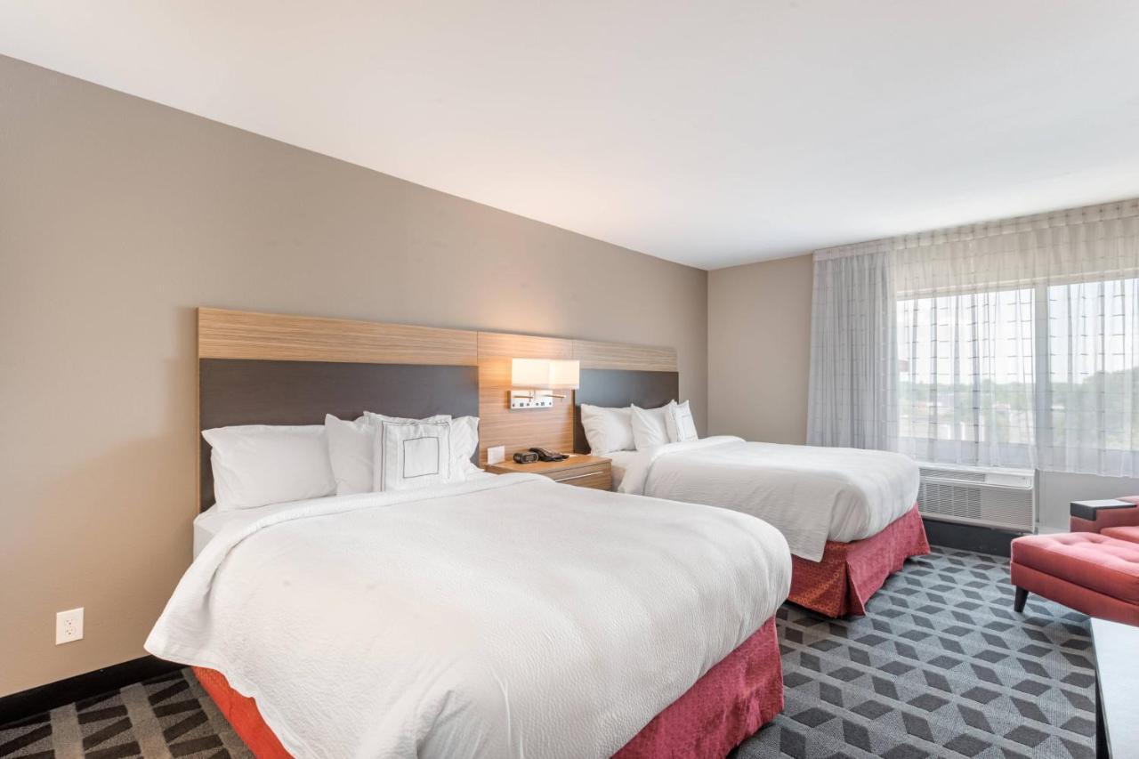 Towneplace Suites By Marriott Greensboro Coliseum Area Exteriör bild