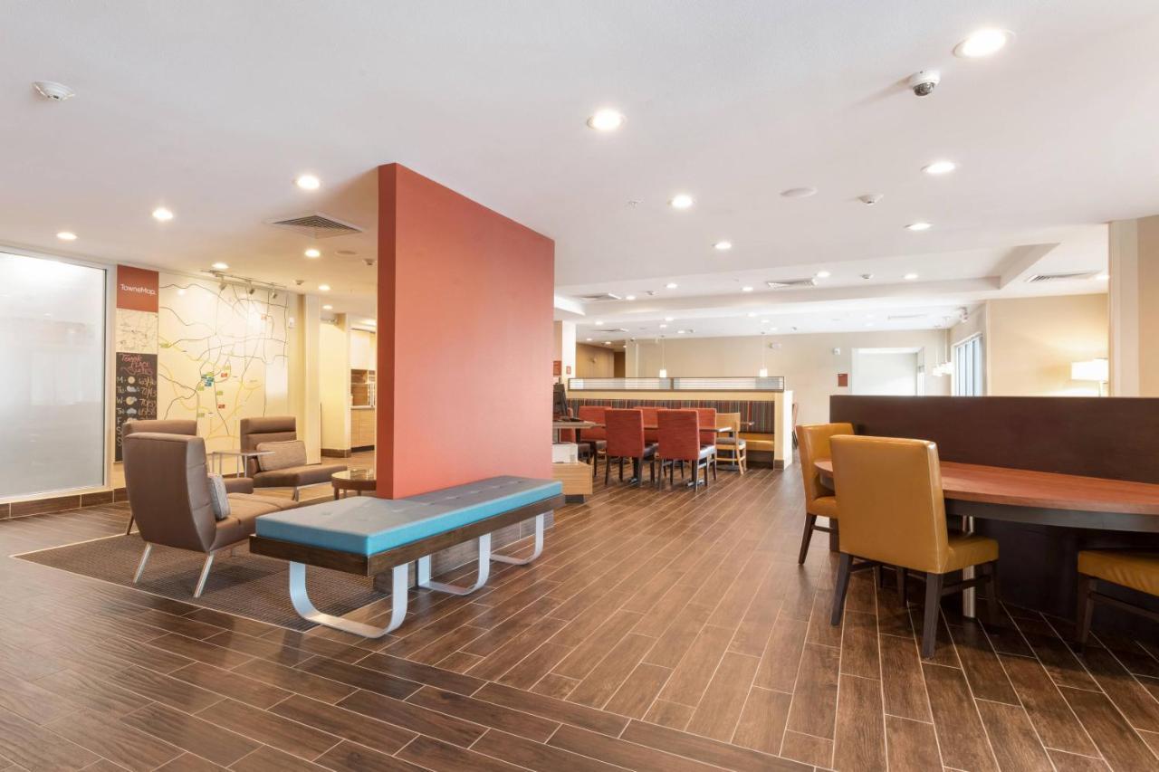 Towneplace Suites By Marriott Greensboro Coliseum Area Exteriör bild