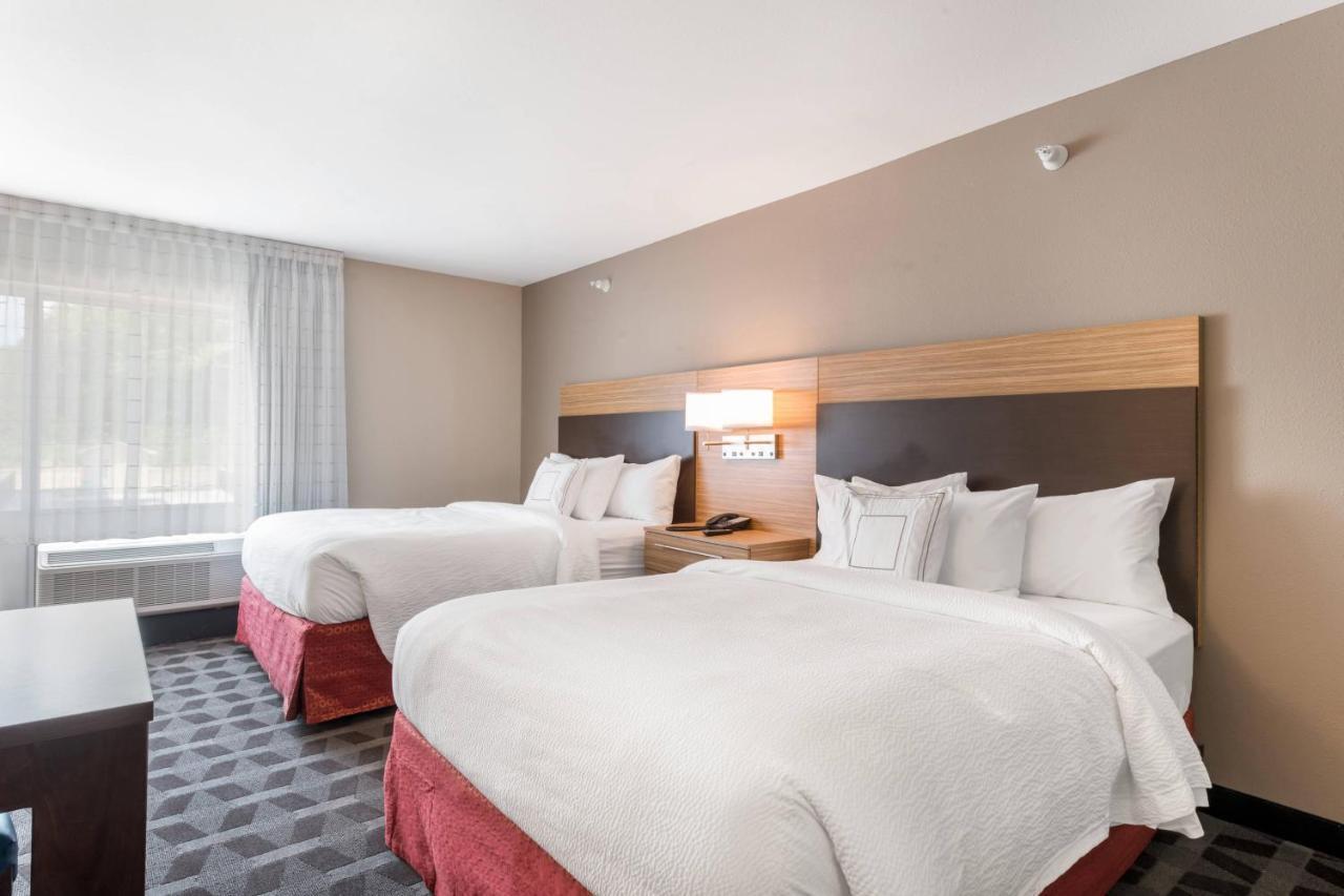 Towneplace Suites By Marriott Greensboro Coliseum Area Exteriör bild